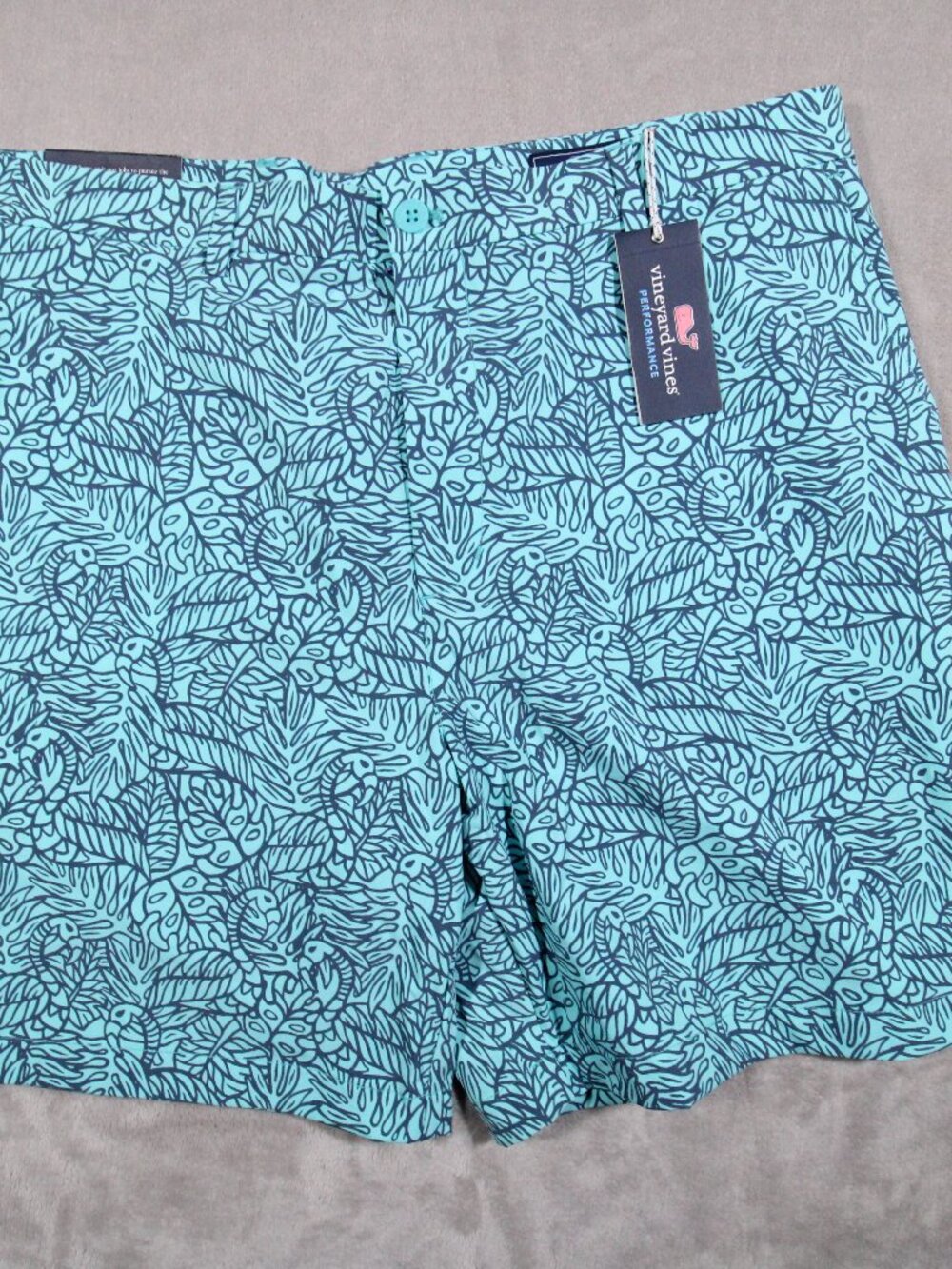Vineyard Vines breaker shorts 42 8" men NWT